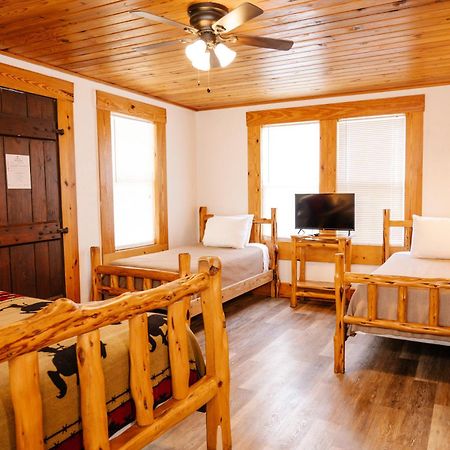 The Vaquero Motel Bandera Room photo